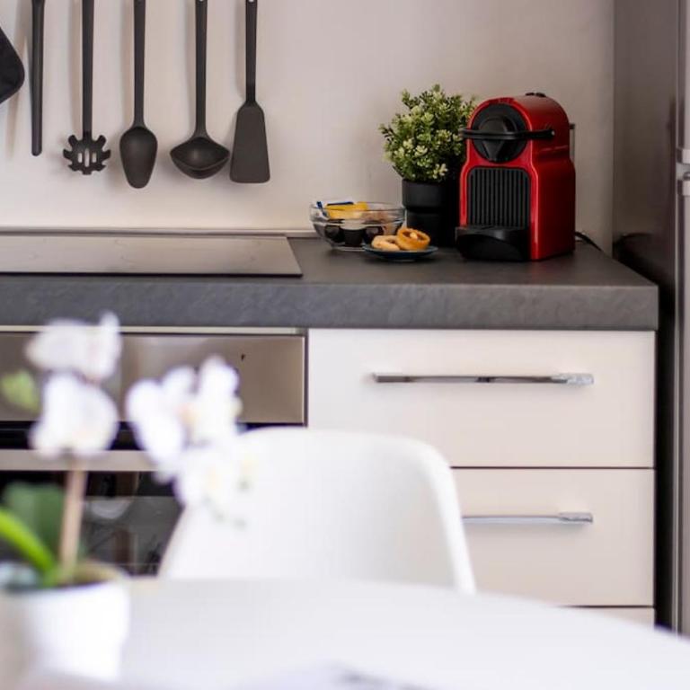 [Centro] Deluxe Suite con Wi-Fi e Netflix - One-Bedroom Apartment - 13