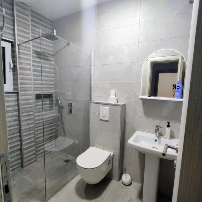 El Mar Apartments - Studio - 12