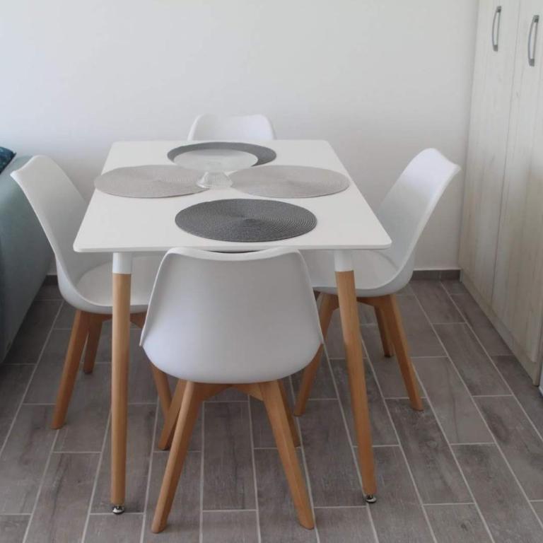 El Mar Apartments - Studio - 3
