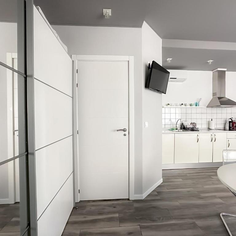 Budget Inn - Studio Apartment - 12