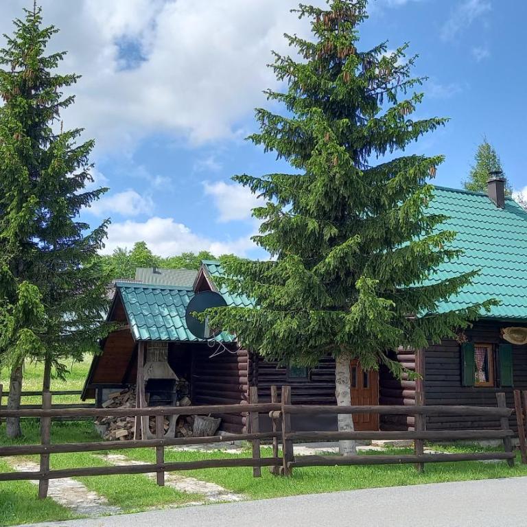 Family Farm Apartments - Three-Bedroom Chalet - 19