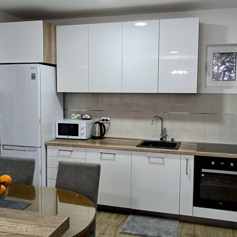 Entire house floor - 2-Bedroom Cozy & Peaceful Apartment - Two-Bedroom Apartment - 6