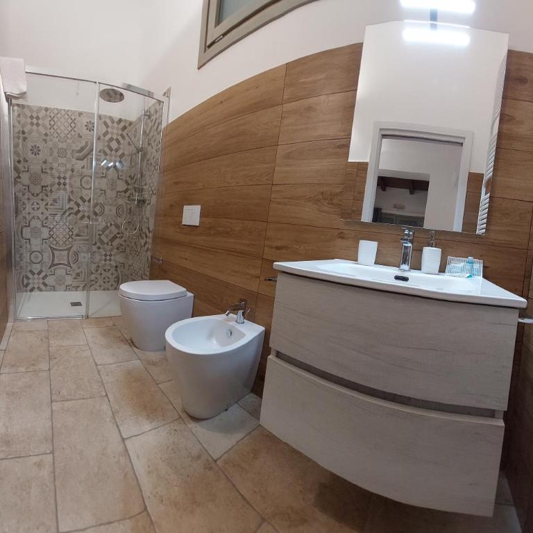 l'aira ecchia - ospitalità rurale - Camera Matrimoniale con Balcone (2 Adulti + 1 Bambino) - 5