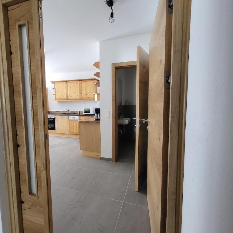 Ferienwohnungen Maderebner - Apartment mit Blick auf die Berge - 8