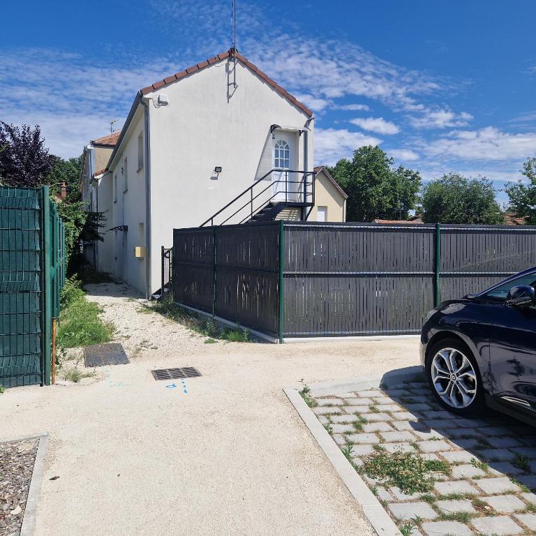 Appartement cosy spacieux parking gratuit en face - Apartment mit 1 Schlafzimmer - 1