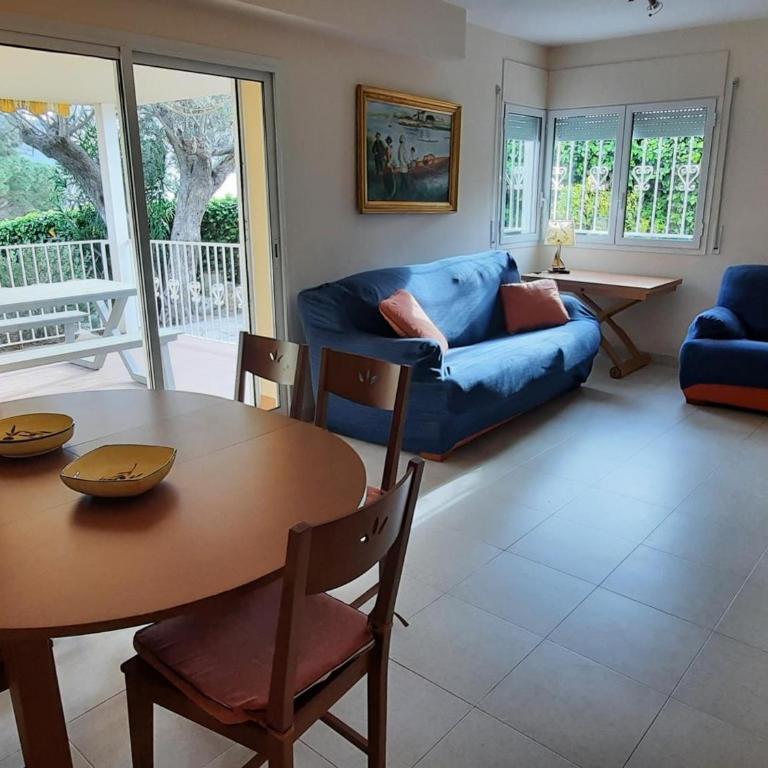 ¡Fantástico apartamento en Sant Genis, Llançà! Ideal para familias, cerca de la playa de Grifeu. - ES-170-45 - Apartamento - 3