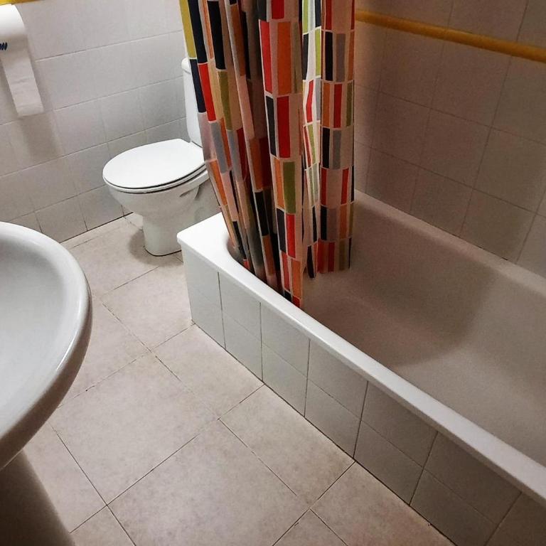 ¡Fantástico apartamento en Sant Genis, Llançà! Ideal para familias, cerca de la playa de Grifeu. - ES-170-45 - Apartamento - 11