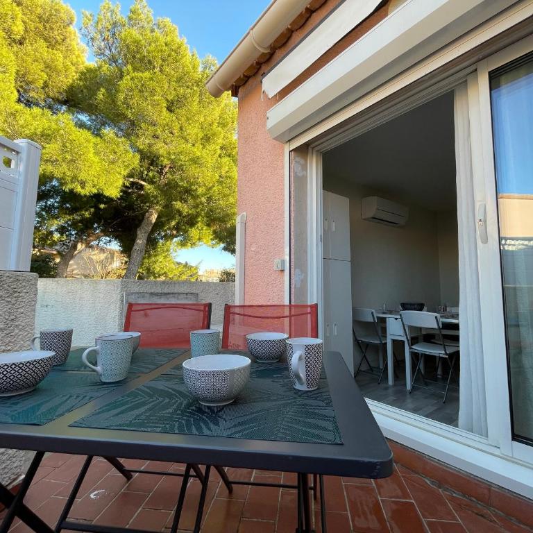 Appartement 2 pièces avec climatisation, terrasse et parking près des plages - FR-1-338-546 - Apartment - 2