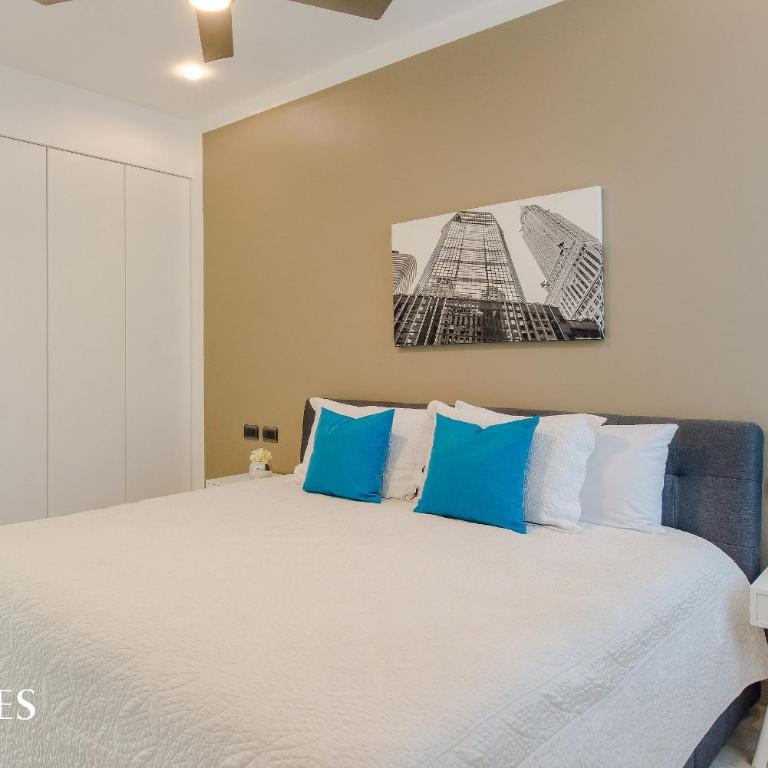 1BR | Steps from the Beach | Rooftop Pool - One-Bedroom Apartment - 6