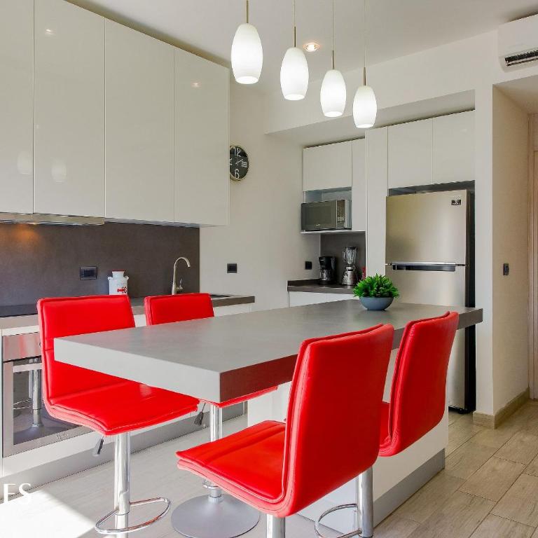 1BR | Steps from the Beach | Rooftop Pool - One-Bedroom Apartment - 11