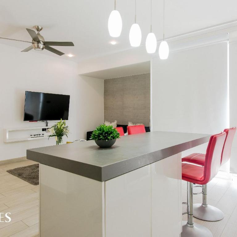 1BR | Steps from the Beach | Rooftop Pool - One-Bedroom Apartment - 15
