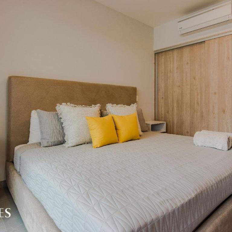 1BR | Near the Beach | Pool View - One-Bedroom Apartment - 4
