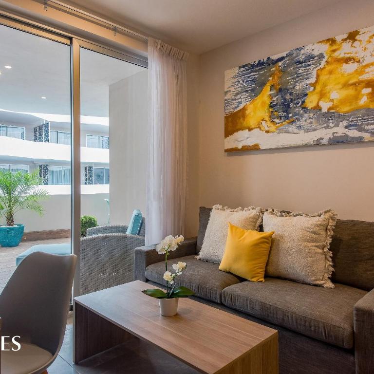 1BR | Near the Beach | Pool View - One-Bedroom Apartment - 6