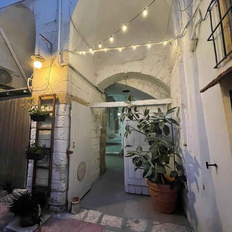 Palazzo Saraceno apartments-Antico Rifugio - One-Bedroom Apartment with Terrace - 18