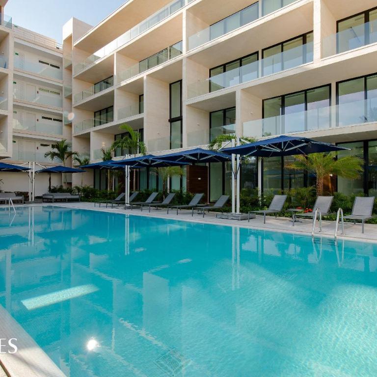 2 Br. | Steps away from the beach | Heated Pool - Two-Bedroom Apartment with Balcony - 10