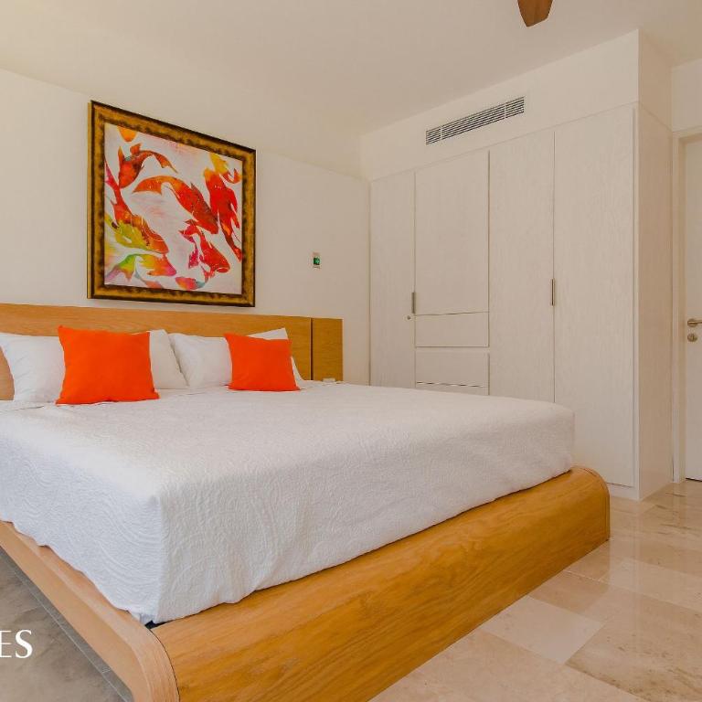 2 Br. | Steps away from the beach | Heated Pool - Two-Bedroom Apartment with Balcony - 26