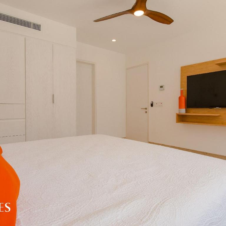 2 Br. | Steps away from the beach | Heated Pool - Two-Bedroom Apartment with Balcony - 27