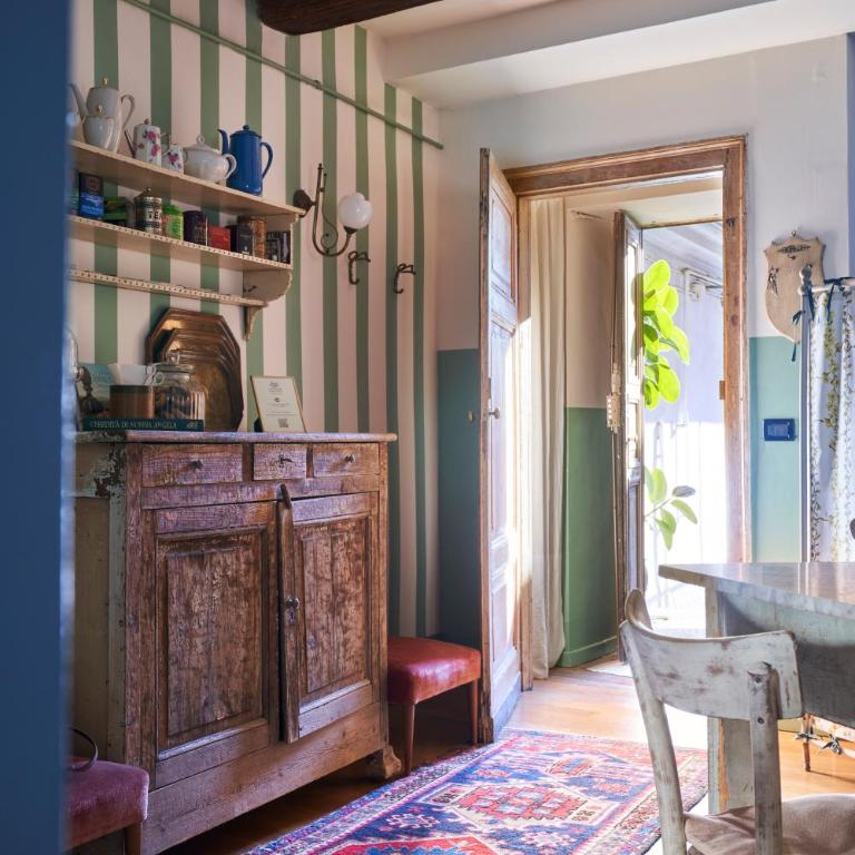 Colazione in Piazza Castello - Apartment with Balcony - 10