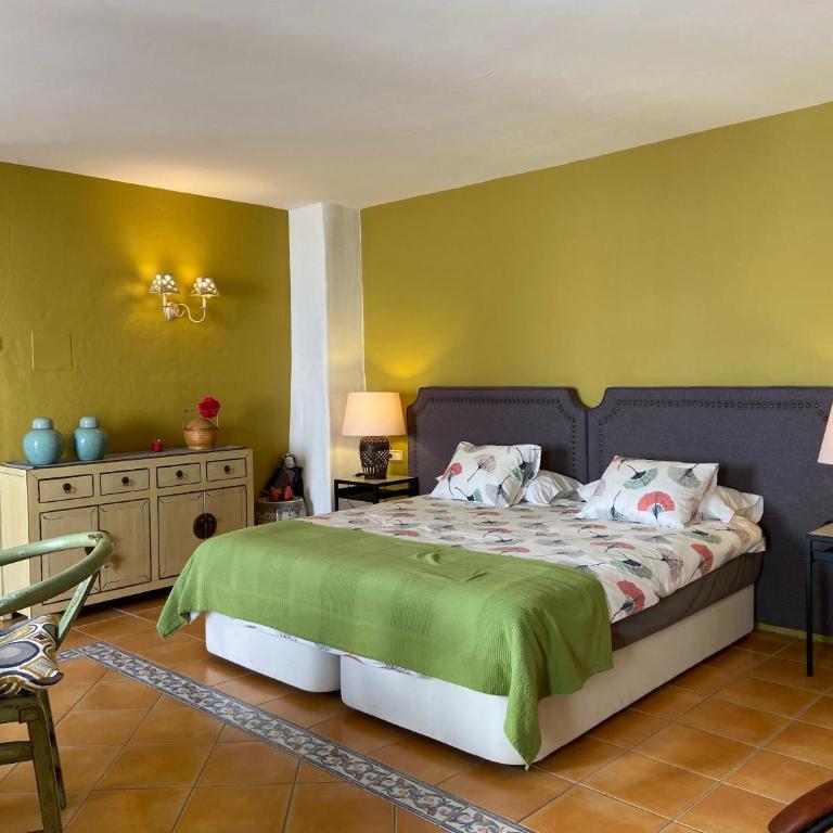 Competa Suites - Habitación Doble Deluxe con balcón - 1 o 2 camas - 8