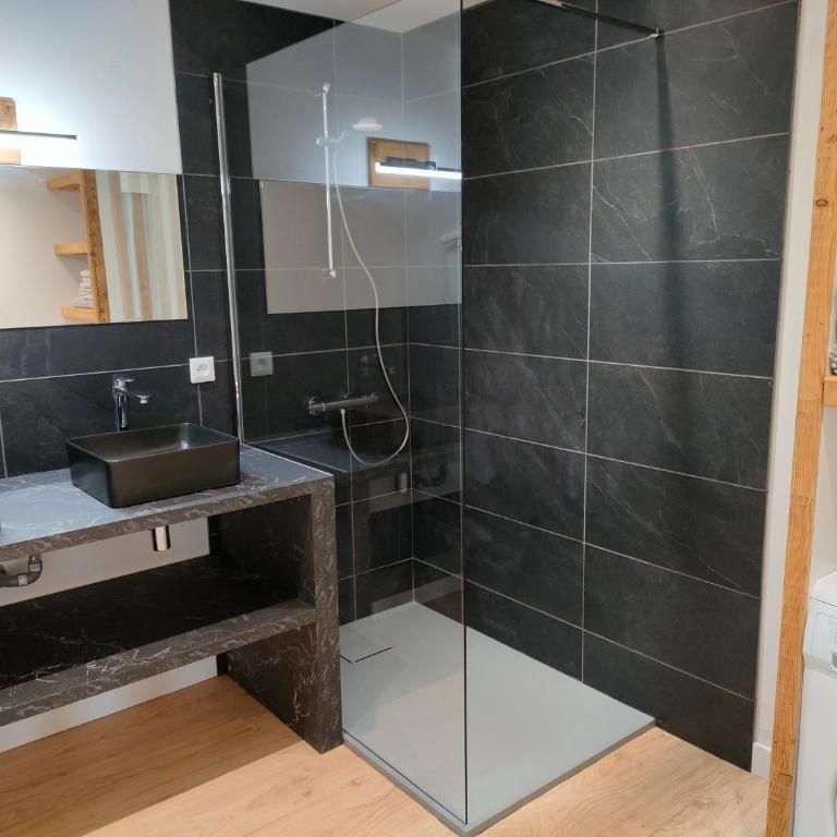 Le Panoramique du Plongeoir - T4 spacieux de 90m2 avec grande terrasse vue sur le lac de Serre Ponçon - Appartement 3 Chambres - 39