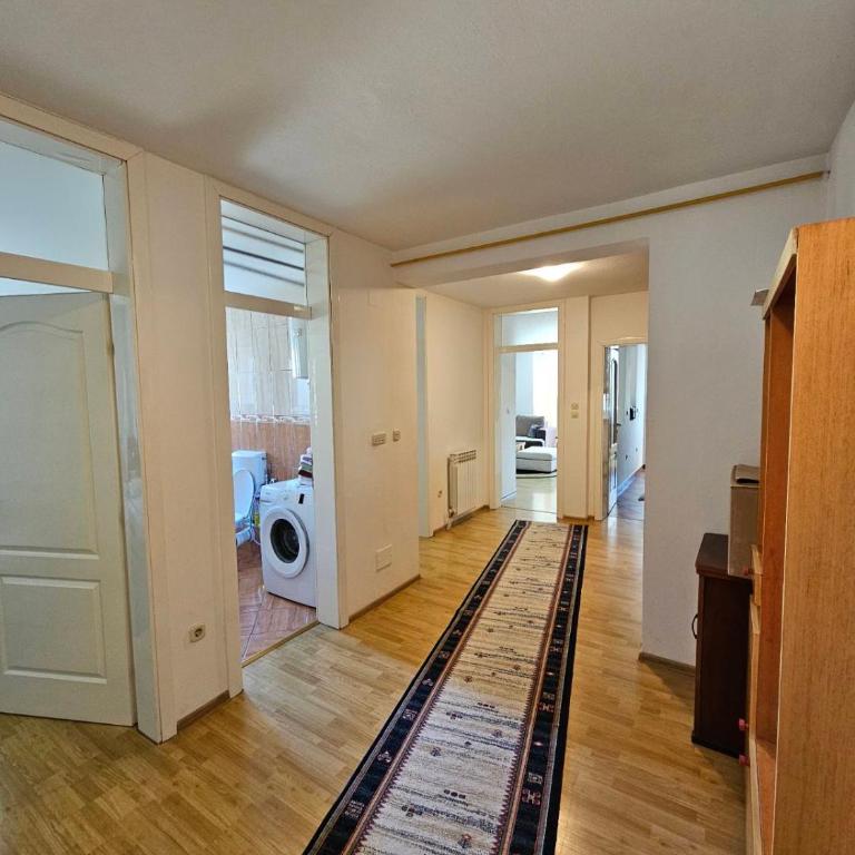H&M - Two-Bedroom Apartment - 5