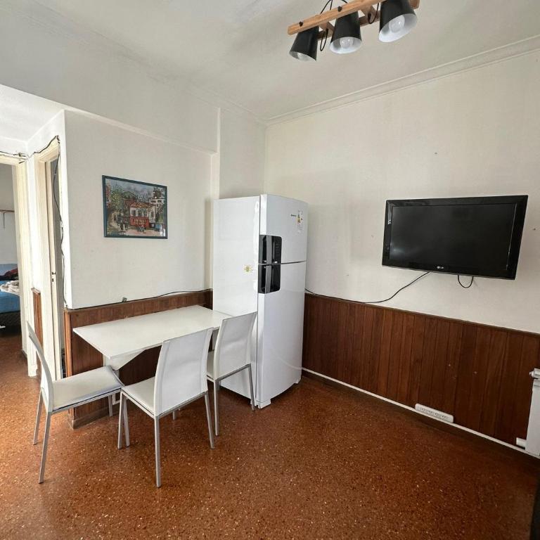 Excelente Ubicación - Dos Ambientes - Peatonal - Apartamento de 1 dormitorio - 3