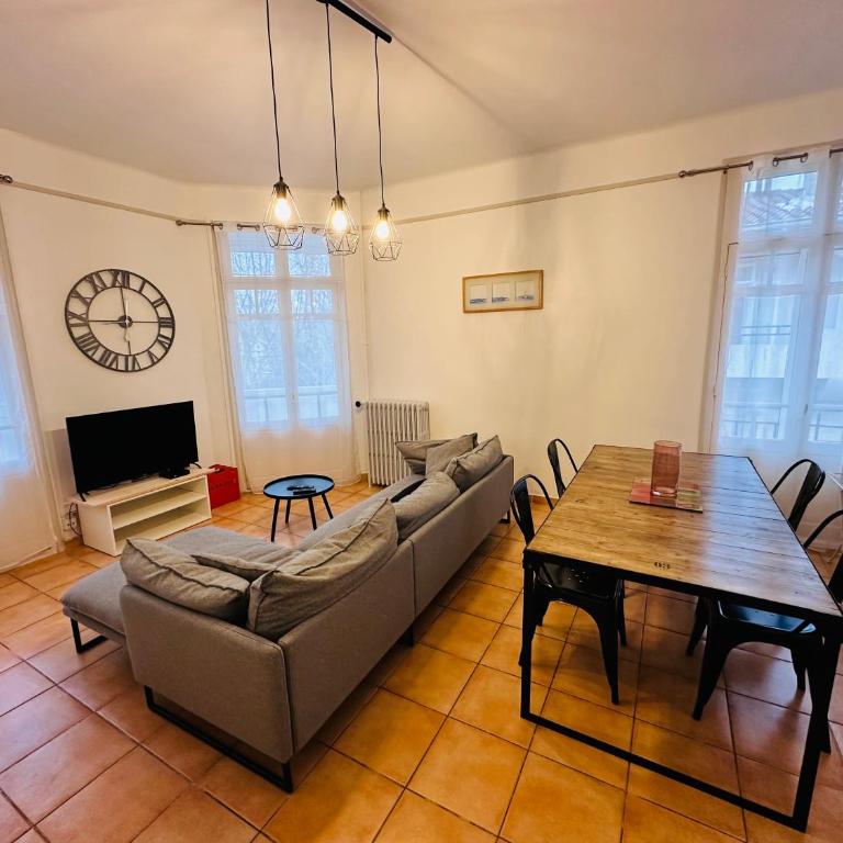 Appartement Lumineux et Spacieux 2 Chambres avec Parking Gratuit dans la Rue - Appartamento con 2 Camere da Letto - 1