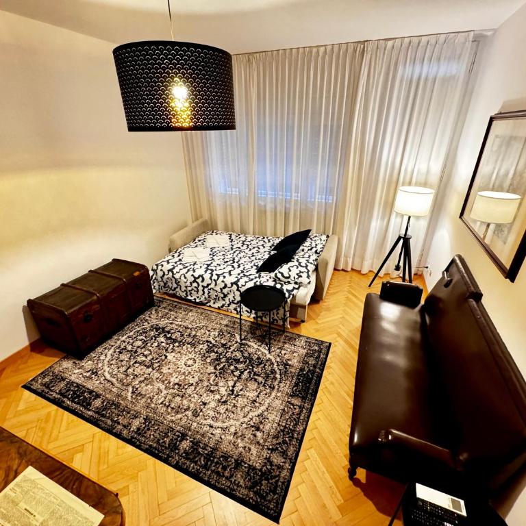 Charm & History in Trieste - Appartamento con 2 Camere da Letto - 11