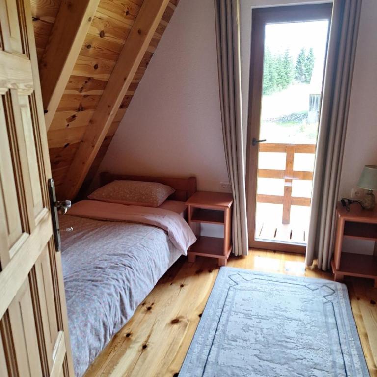 House Bojana - Two-Bedroom House - 12