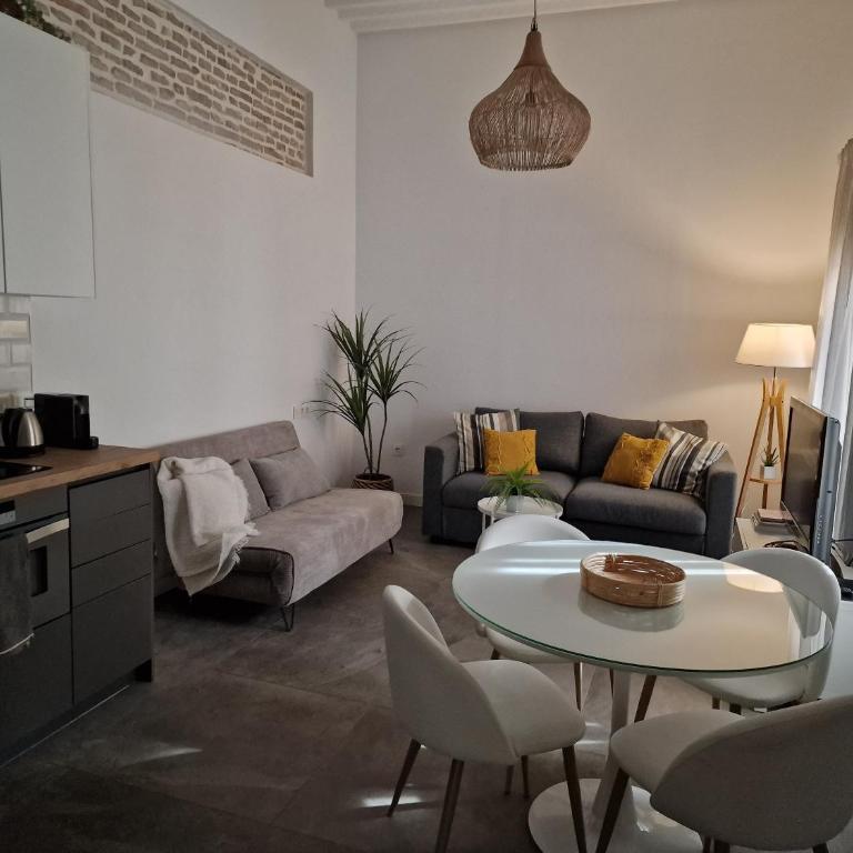 Atico en Puerta Osario - Two-Bedroom Apartment - 27
