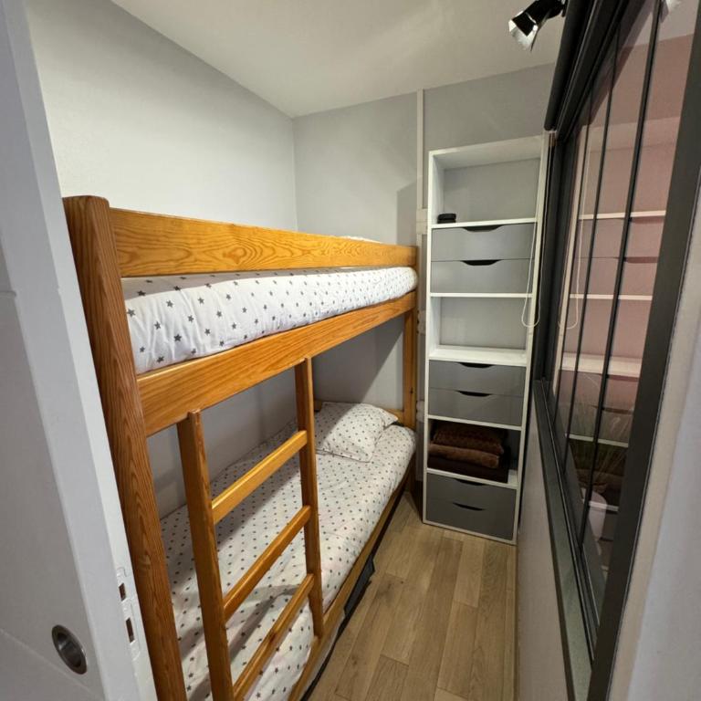 Chez Tonton, Studio cabine au calme avec parking - Appartement 1 Chambre - 8