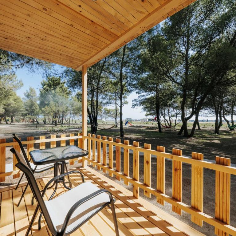 Imperial Family Bungalows - Standard Bungalow - 3
