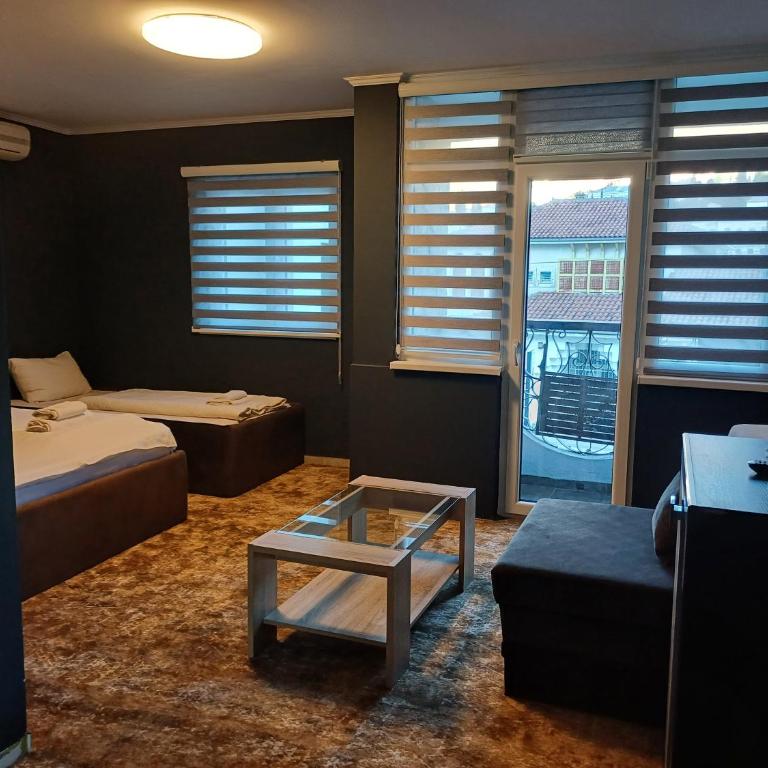 Villa Anri - Triple Room with Balcony - 1