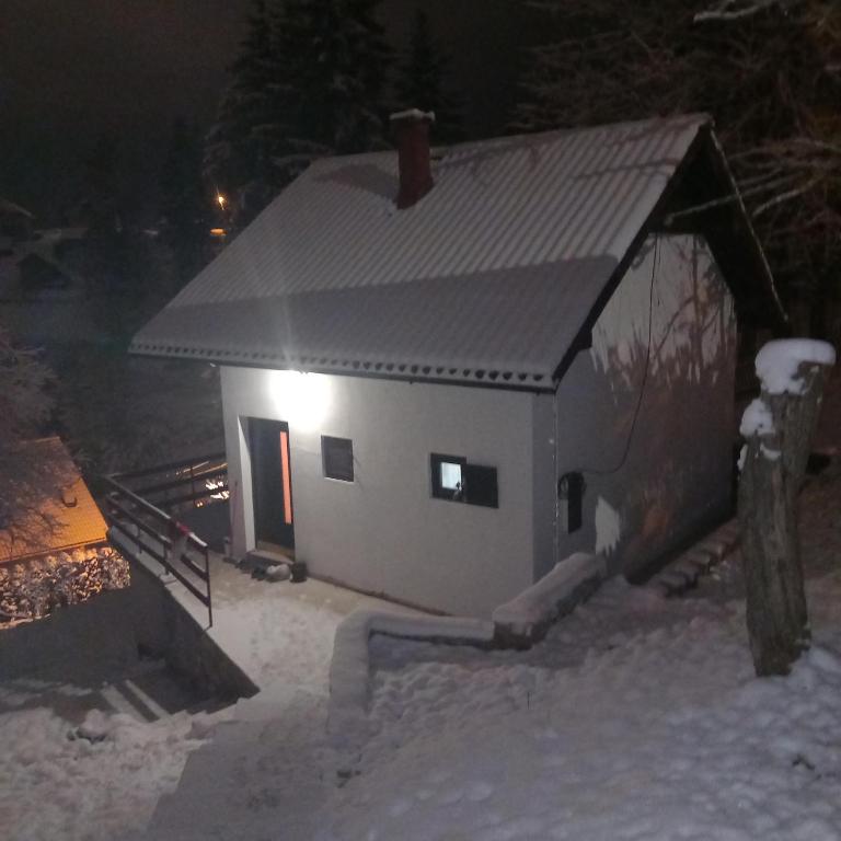 Vikendica Savic TKM - Two-Bedroom House - 21