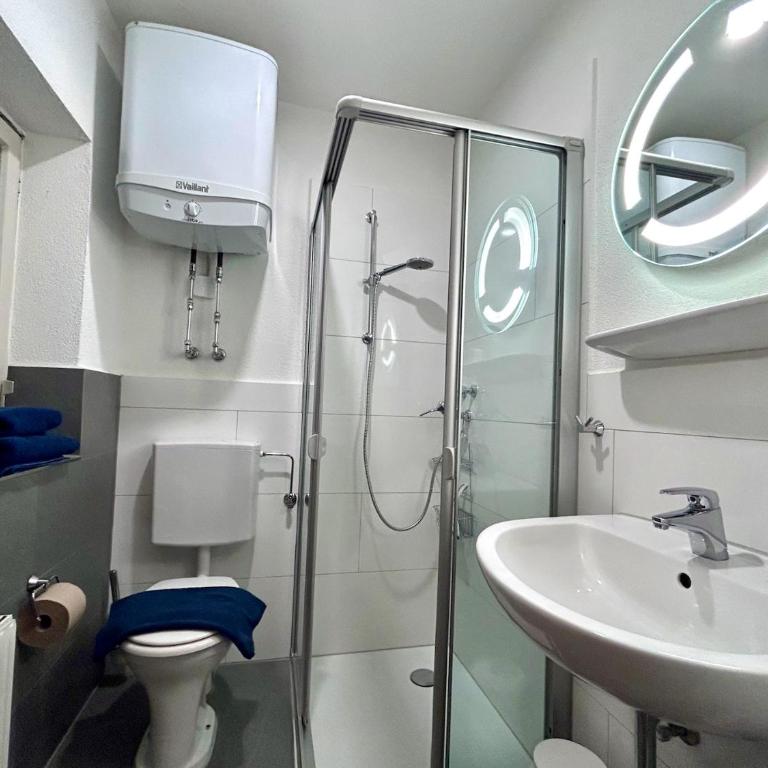 Ferienwohnung Adam - gemütlich und zentral auf der historischen Insel Lindau - Apartment mit Balkon - 12