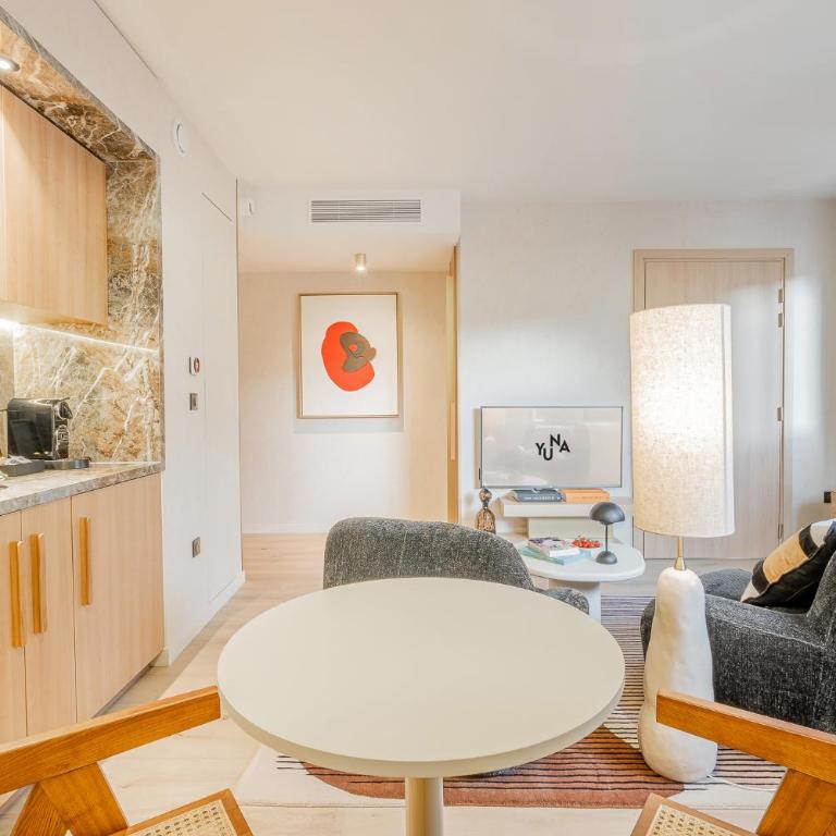 Yuna Porte-Maillot - ApartHotel - Appartement 1 Chambre Deluxe - 35 m² - 2