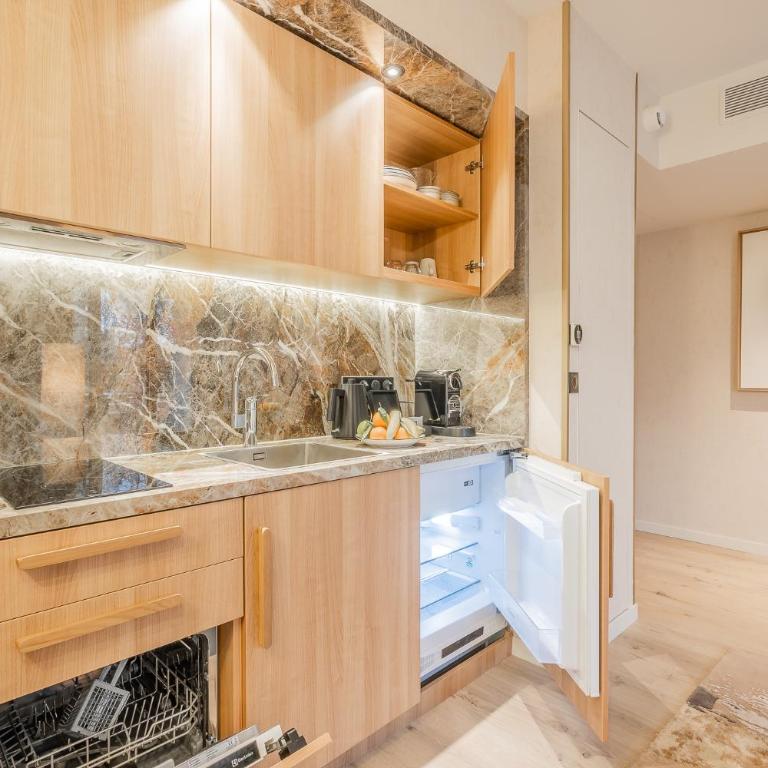 Yuna Porte-Maillot - ApartHotel - Appartement 1 Chambre Deluxe avec Balcon - 35 m² - 10