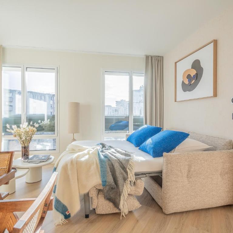 Yuna Porte-Maillot - ApartHotel - Appartement Premium 1 Chambre - 35 m² - 17