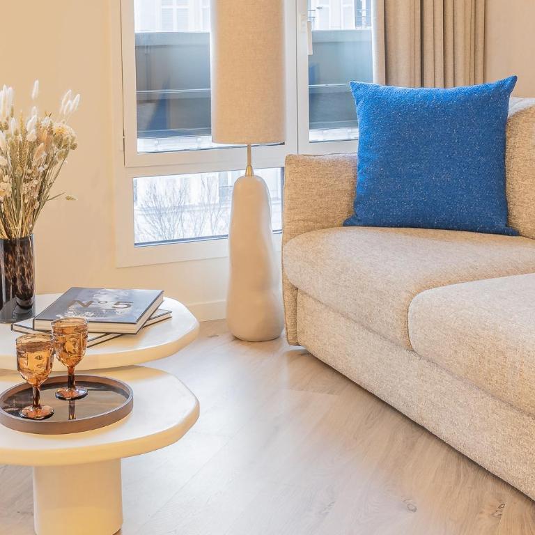 Yuna Porte-Maillot - ApartHotel - Appartement Premium 1 Chambre - 35 m² - 18