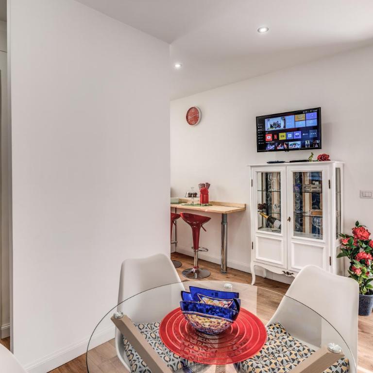 COSY FLAT CINECITTA' - Appartamento con 2 Camere da Letto - 2