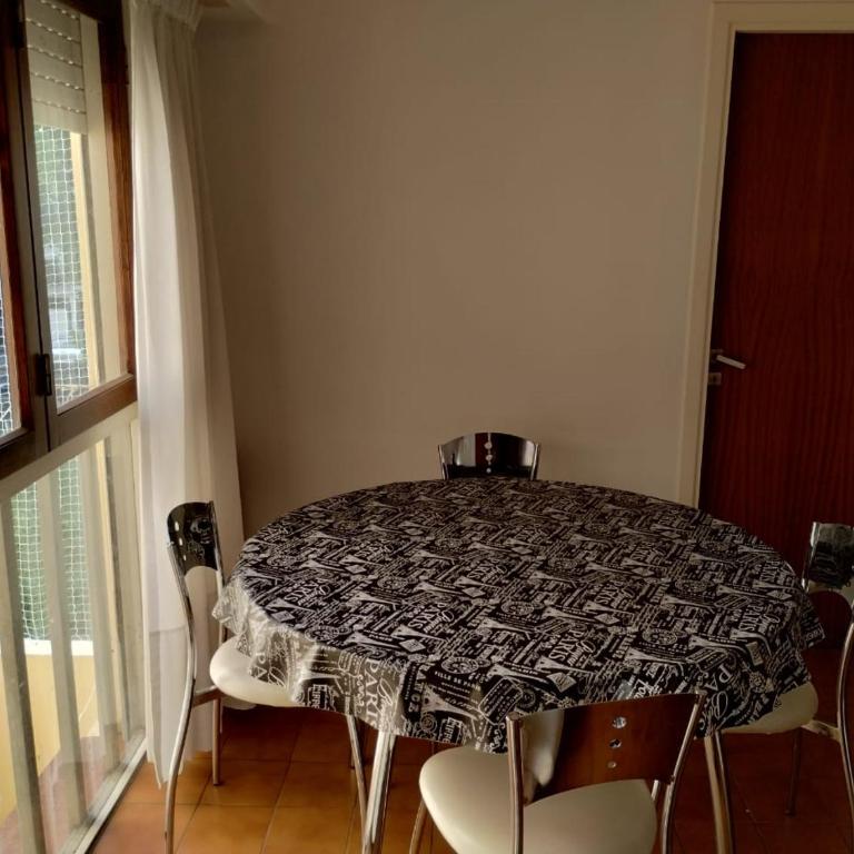 Amplio monoambiente zona Plaza Colón - Apartamento de 1 dormitorio - 6