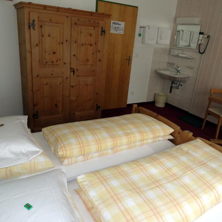 Hotel Bündnerhof - Doppelzimmer mit Gemeinschaftsbad - 7