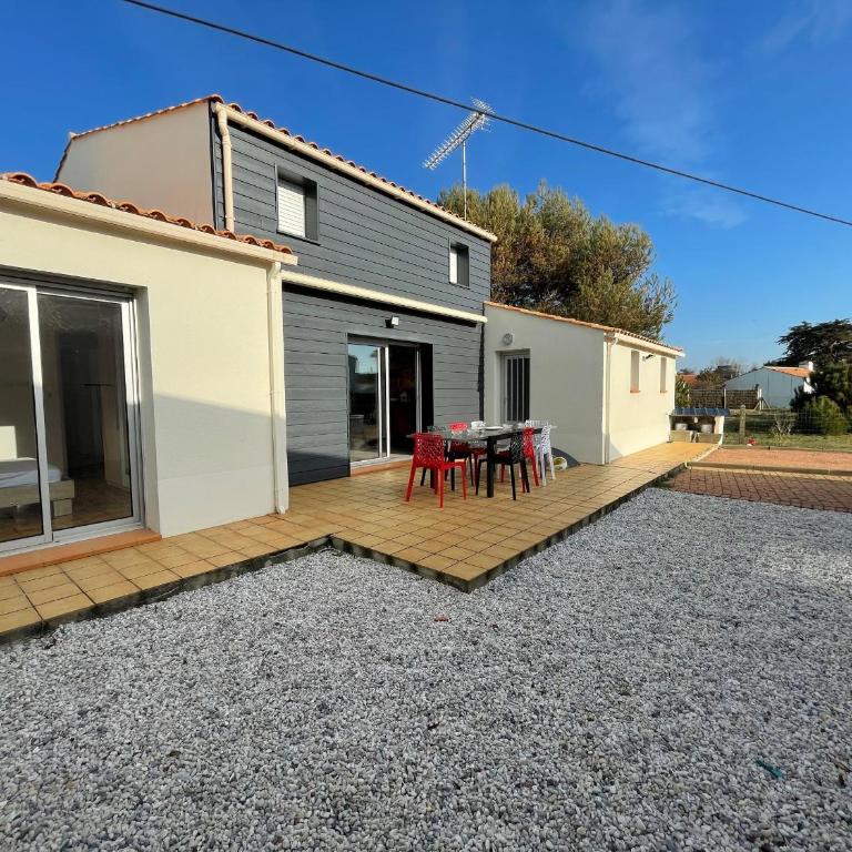 Maison spacieuse à 350m de la plage, 5 chambres, calme - FR-1-323-489 - Casa - 1