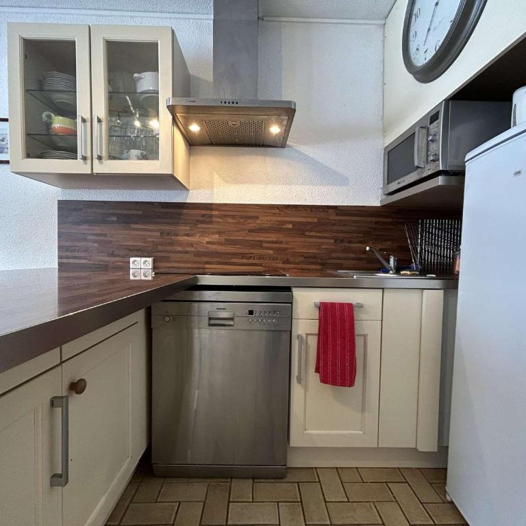 Studio au Monêtier-les-Bains avec balcon, parking et proche des pistes pour 4 personnes - Appartement 1 Chambre - 4