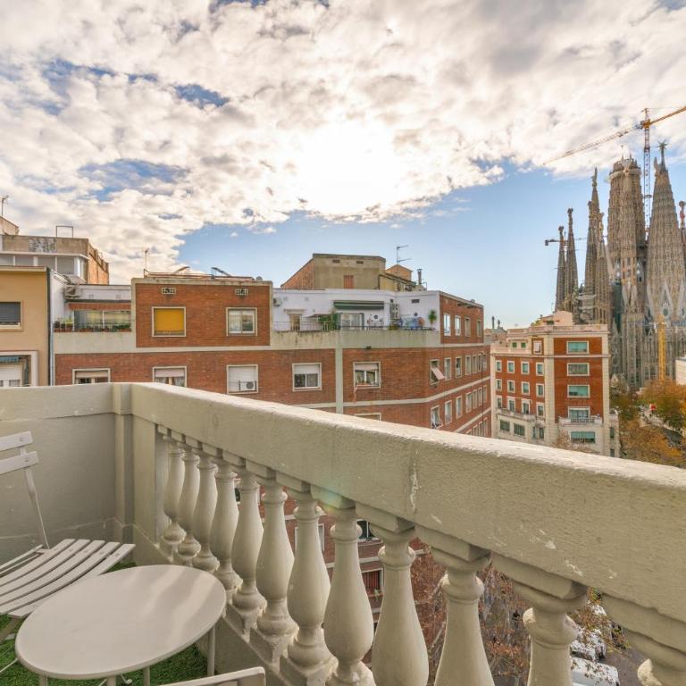 Suite Home Sagrada Familia - Apartment with Balcony with Sagrada Familia View - 13