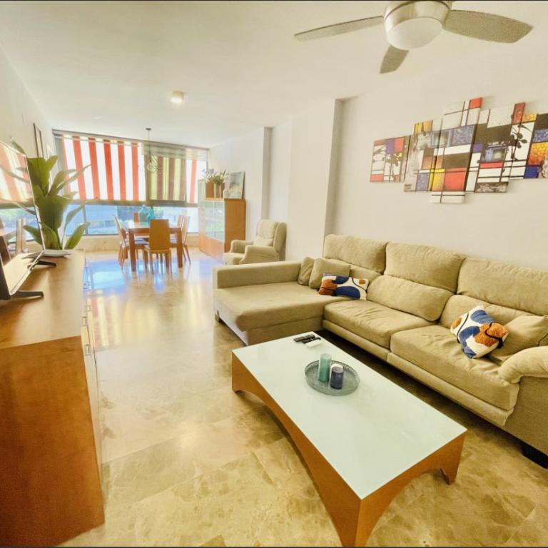 Apartamento Playa de Poniente Benidorm - Torre dos Calas - Three-Bedroom Apartment - 2