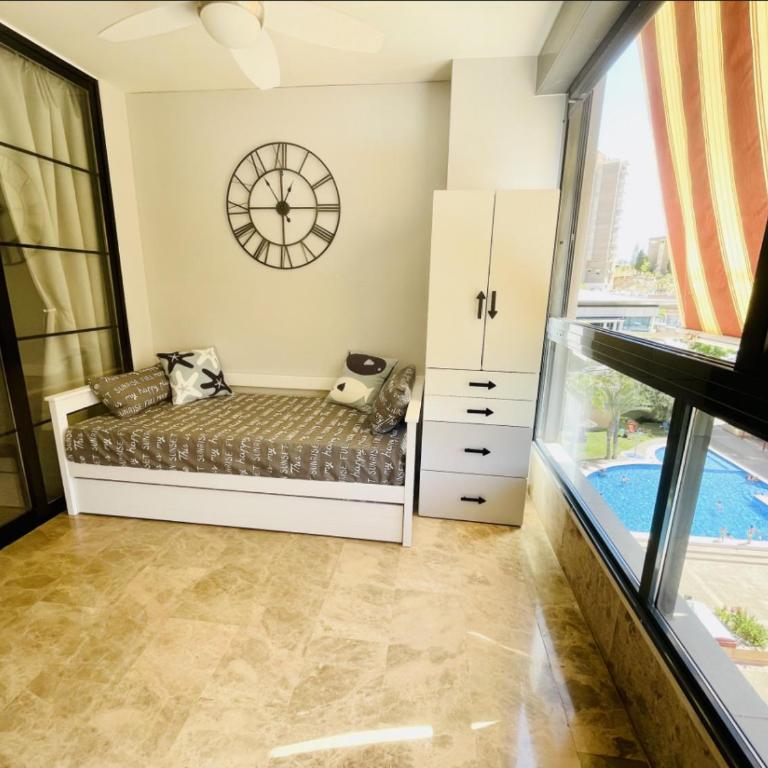 Apartamento Playa de Poniente Benidorm - Torre dos Calas - Three-Bedroom Apartment - 13