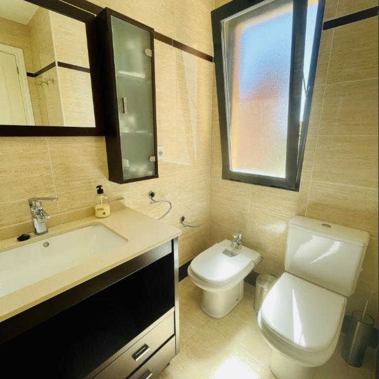 Apartamento Playa de Poniente Benidorm - Torre dos Calas - Three-Bedroom Apartment - 24