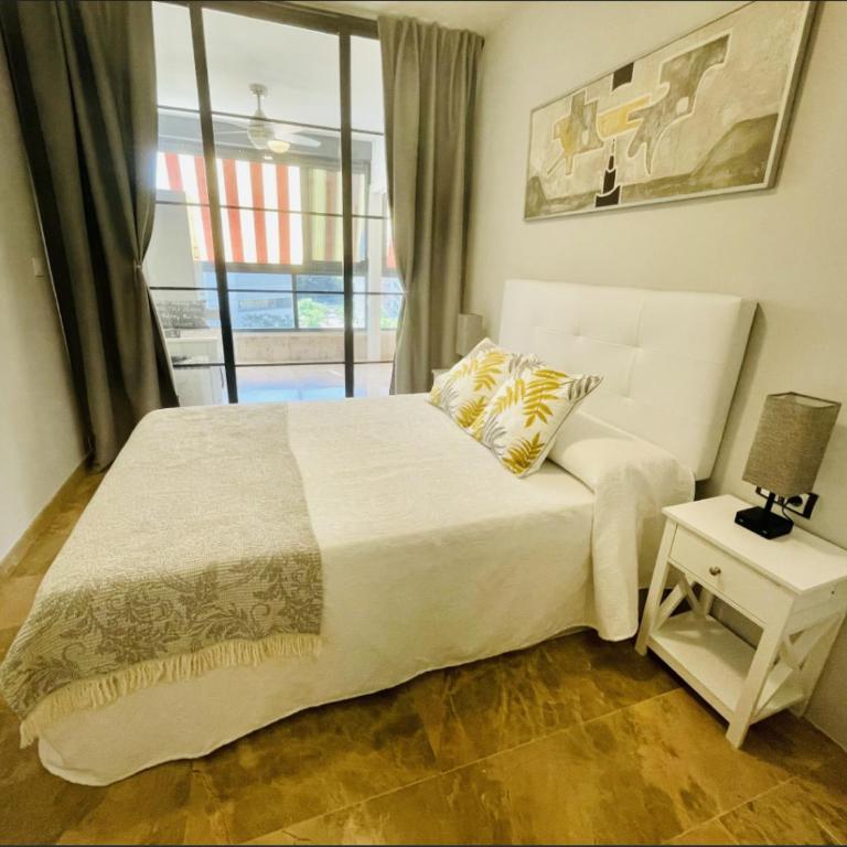 Apartamento Playa de Poniente Benidorm - Torre dos Calas - Three-Bedroom Apartment - 8
