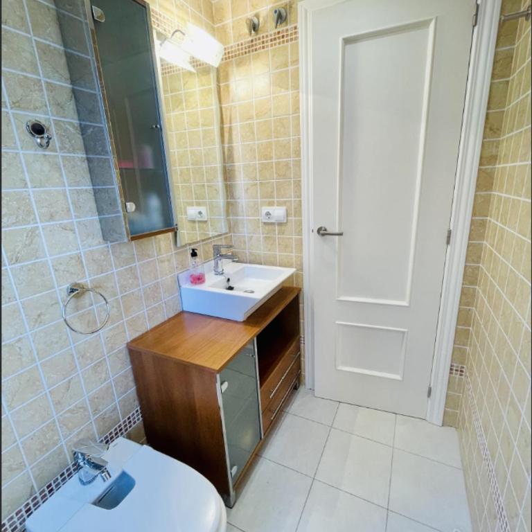 Apartamento Playa de Poniente Benidorm - Torre dos Calas - Three-Bedroom Apartment - 27